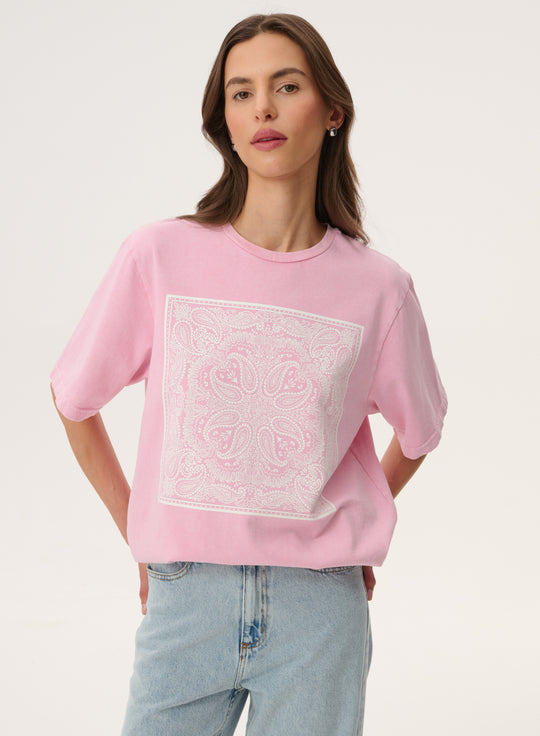 T-shirt z nadrukiem bandany z efektem sprania w kolorze różowym - Danny