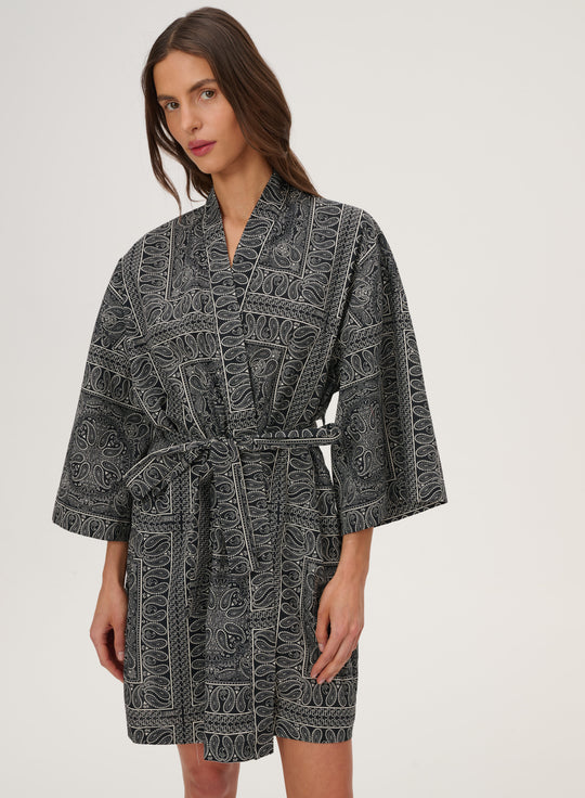 Kimono z bawełny we wzór bandany w kolorze czarnym - Liu