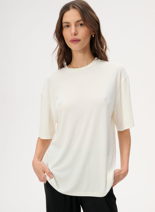 T-shirt z delikatnej dzianiny w kolorze ecru - Colin