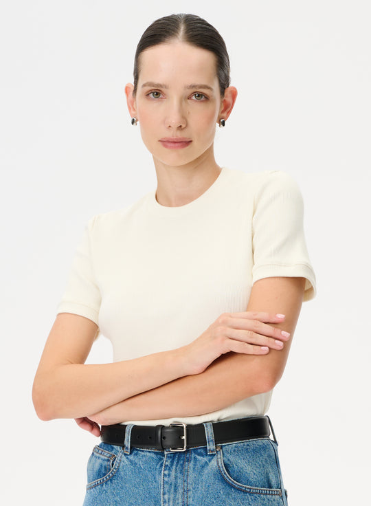 T-shirt z bawełny o dopasowanym kroju w kolorze ecru - Fellow