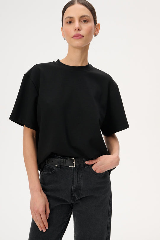 T-shirt o luźnym kroju w kolorze czarnym - Tate
